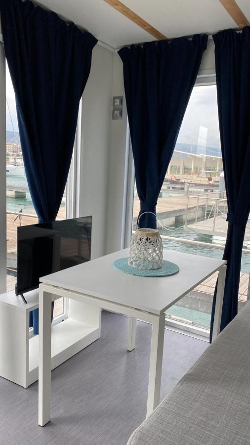 Marina Del Gargano Houseboat 호텔 만프레도니아 외부 사진
