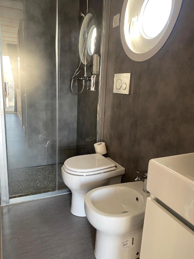 Marina Del Gargano Houseboat 호텔 만프레도니아 외부 사진