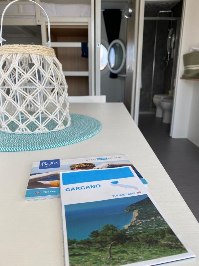 Marina Del Gargano Houseboat 호텔 만프레도니아 외부 사진