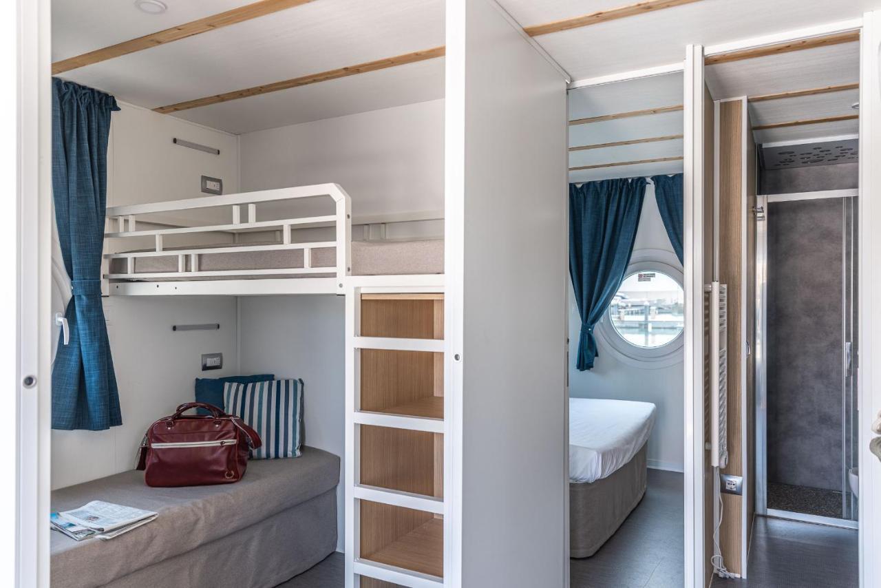 Marina Del Gargano Houseboat 호텔 만프레도니아 외부 사진