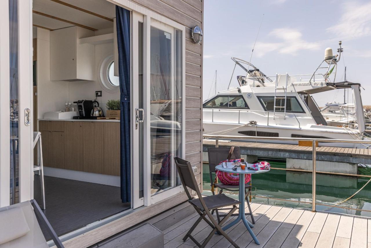 Marina Del Gargano Houseboat 호텔 만프레도니아 외부 사진