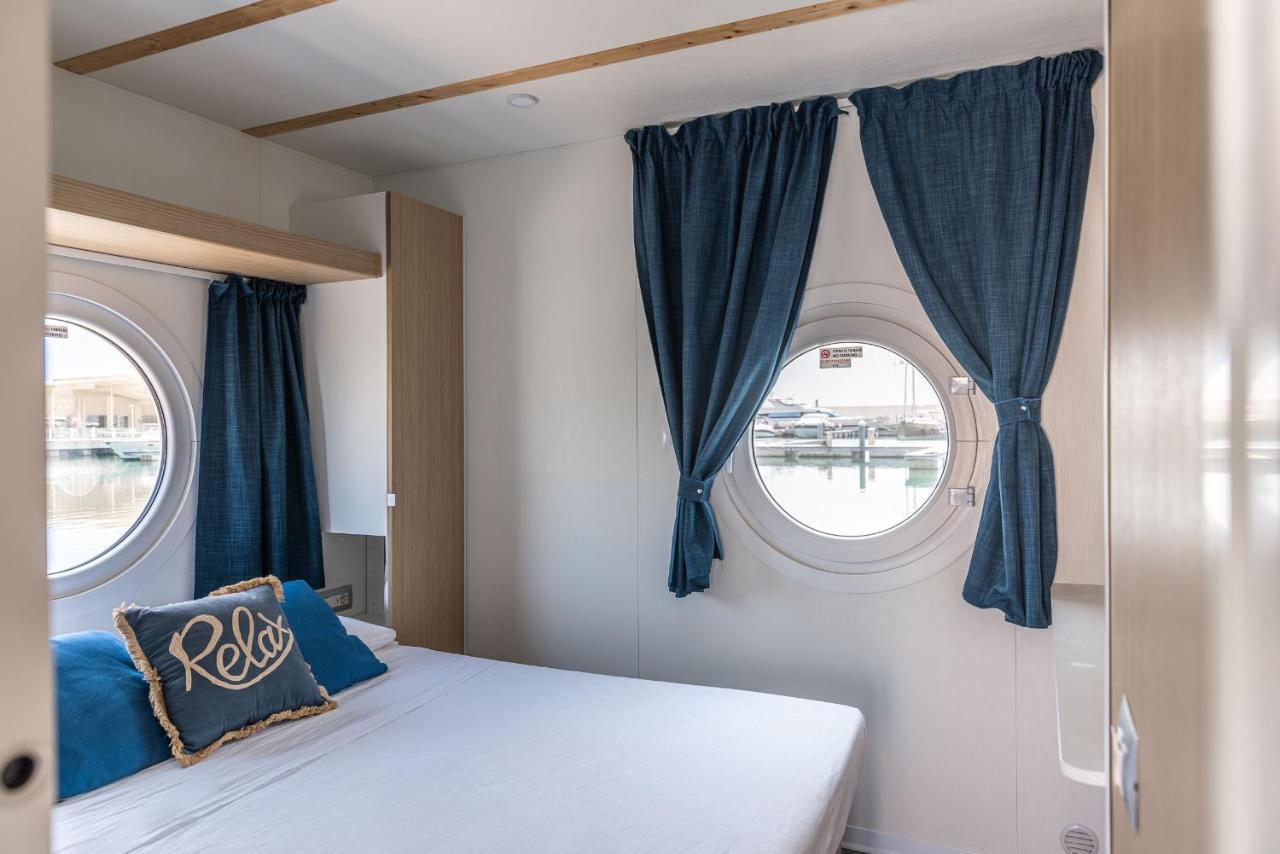 Marina Del Gargano Houseboat 호텔 만프레도니아 외부 사진