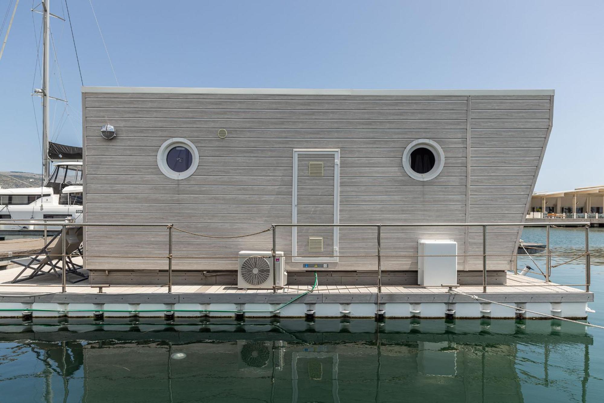Marina Del Gargano Houseboat 호텔 만프레도니아 외부 사진