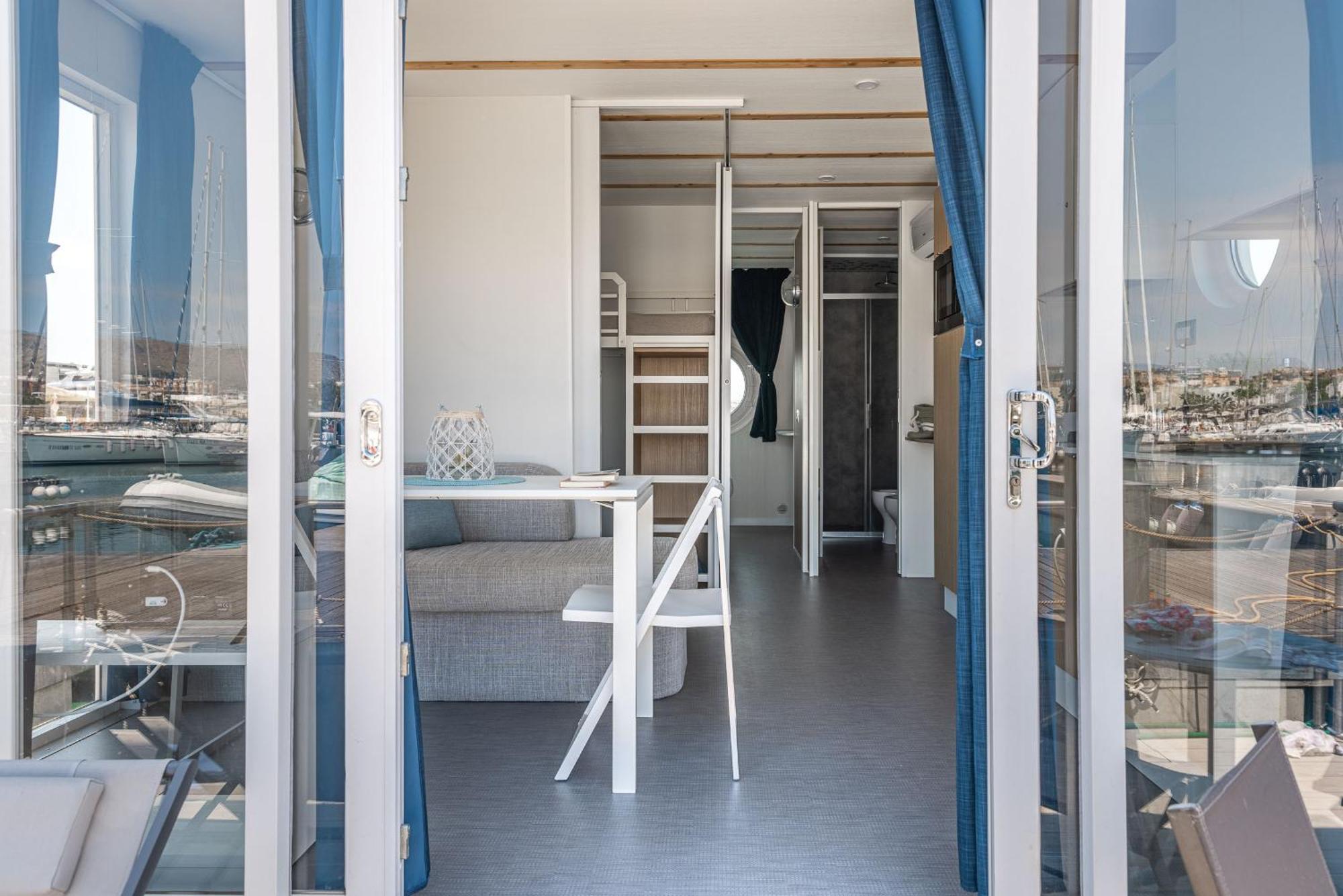 Marina Del Gargano Houseboat 호텔 만프레도니아 외부 사진