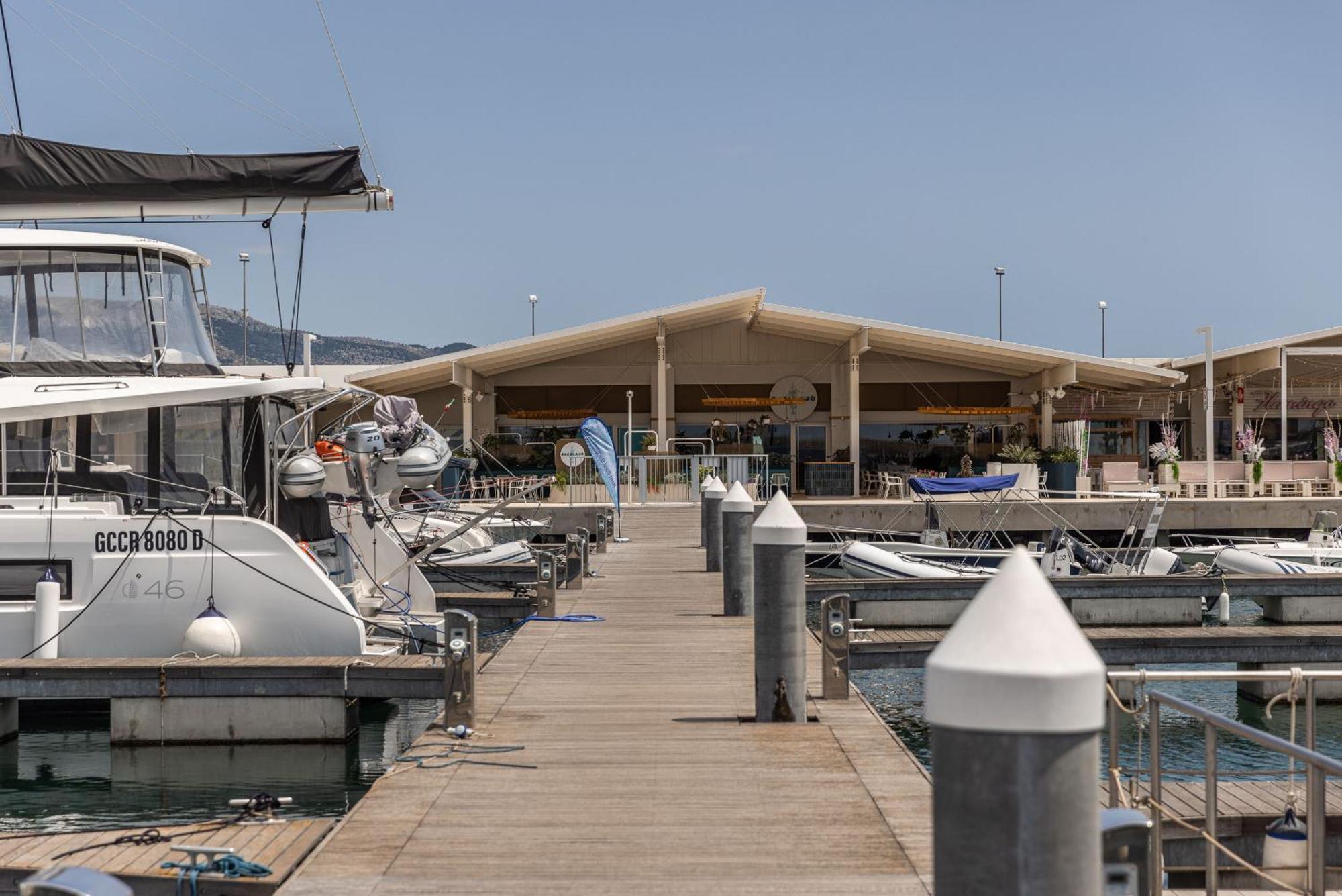 Marina Del Gargano Houseboat 호텔 만프레도니아 외부 사진