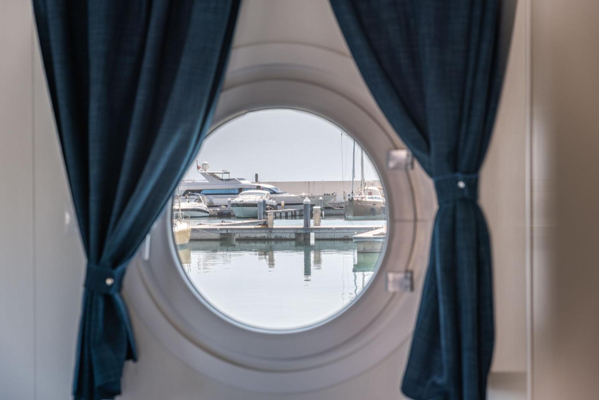 Marina Del Gargano Houseboat 호텔 만프레도니아 외부 사진